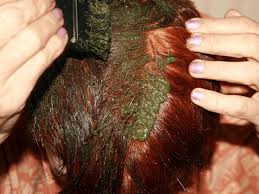 The whole process is messy, so don't make neatness an issue or you'll go nuts. What Is Henna And How Is It Used In Morocco Marocmama