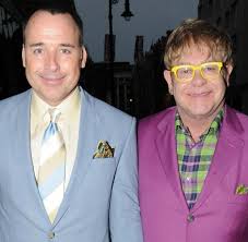 Maybe you would like to learn more about one of these? Leihmutter Verhalf Zum Babygluck Zweites Kind Von Elton John Ist Da Welt