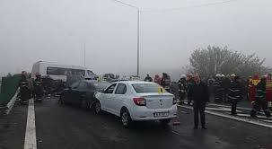 Cel mai grav accident produs vreodată pe o autostradă din românia, care a provocat moartea a patru. Tragedie Pe Autostrada Soarelui 60 De Victime Patru Morti Zeci De Masini Distruse Intr Un Accident In Lant Update Mobile