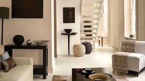Ketahui tentang warna cat tembok yang bagus, harga cat dulux, dan lainnya di situs dulux indonesia. Gunakan Warna Netral Yang Kaya Di Ruang Tamu Yang Modern Dulux