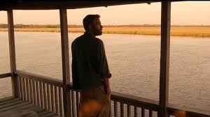 The town is a 2010 crime drama directed by and starring ben affleck as a boston bank robber who begins to have feelings for a victim of one of his earlier heists. Is The Town A True Story Is The Movie Based On A Real Bank Robbery