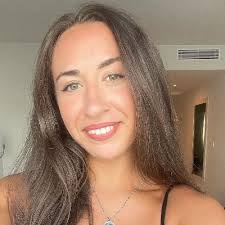 Hollie Ryan (@HollieFRyan)