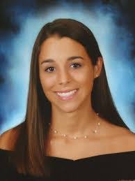 Elizabeth Saffell's Instagram, Twitter & Facebook