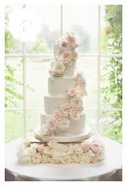 Tortendeko Zur Hochzeit 40 Schone Ideen Fur Eure Hochzeitstorten Deko Torte Hochzeit Hochzeitstorte Hochzeit Torte Figuren