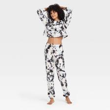 Basically, you pour powdered dye over ice (as pictured). Women S Tie Dye Fleece Lounge Sweatshirt Colsie Black Target