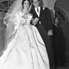 With five failed marriages and one late husband behind her, liz took her seventh walk down the aisle in december of 1976, this time with republican politician john warner. Elizabeth Taylor S 8 Wedding Dresses In Photos