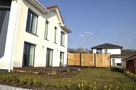 Sichtschutzzaun Holz Metall Gunstig Larche Hohe Grau Weiss Aus Holz Metall Aufstellen Angebot Design Balkon Holz Sichtschutzzaun Holz Sichtschutzzaun