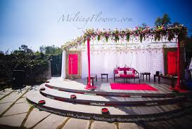 A few disney wedding decorations will bring your magical dream to life. The Princess Wedding Theme Wedding Decorations Wedding Decorations Flower Decoration Marriage Decoration Melting Flowers Blog