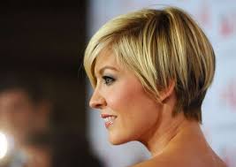 Shortcuts for easy to style, acceptable hair these cuts are ideal for thick, bouncy hair that is easy to style. 104 Hottest Short Hairstyles For Women In 2021