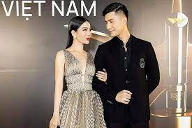 Sau thời gian kín tiếng, hiện tại cặp đôi đã cởi mở hơn trong chuyện tình cảm. Lá»‡ Quyen Láº§n Ä'áº§u Cong Khai Tinh Tráº» Lam Báº£o Chau Ngoi Sao