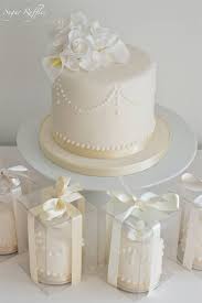 You'll find something for every taste, from supertraditional to ultramodern and everything in. Sugar Ruffles A 1 Tier Wedding Cake Along With 22x Facebook