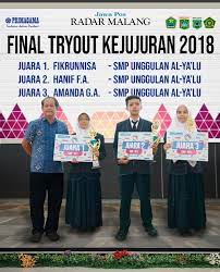 Konsepnya, siswa bebas mengerjakan latihan soal (try out) ujian nasional yang bisa dibaca. Hebat Smp Unggulan Al Ya Lu Juara Umum Try Out Kejujuran Smp Mts Se Malang Raya Tk Sd Smp Unggulan Al Ya Lu Malang