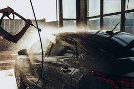 Station de lavage auto : les meilleurs produits de lavage pour les finitions
