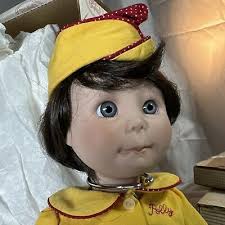 Polly Esther CAR HOP by Lee Middleton 1996 Vinyl Doll Blue Eyes Black Hair