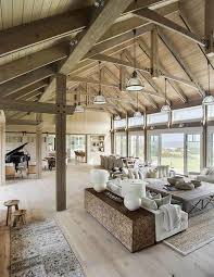 20 Lovely Beach Barn With A Relaxed Elegance In 2020 Dream House Interior Barn House Plans Barn Style House