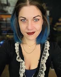 Katie Penney's Instagram, Twitter & Facebook