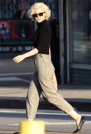 The list of upcoming netflix shows in the year 2021. Best Of Ana De Armas On Twitter In 2021 Marilyn Monroe Fashion Vintage Outfits Retro Fashion