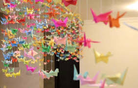 Jujur saja, dari pertemuan pertama hingga kini, belum ada titik temu dekorasi seperti apa… 22 Paling Baru Hiasan Kelas Pake Origami