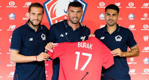 Beşiktaşlı futbolcu burak yılmaz, eski eşiyle yeniden evleniyor! Burak Yilmaz Lille E Imzayi Atti Trt Spor Turkiye Nin Guncel Spor Haber Kaynagi