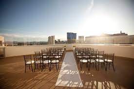 Little Vegas Wedding Ultimate Vegas Wedding Venue Guide Rooftop Weddings At Platinum Las Vegas Wedding Venue Las Vegas Wedding Venue Vegas Wedding Reception