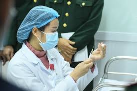 Khi tiêm vắc xin vào cơ thể kích thích cơ thể sản sinh ra kháng thể chống lại virus viêm gan b. Sá»©c Khá»e Cá»§a Nhá»¯ng NgÆ°á»i Ä'áº§u Tien Tiem Váº¯c Xin Covid 19 Viá»‡t Nam Ra Sao