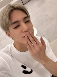 Maryjane Lee. (@windniethepooh)