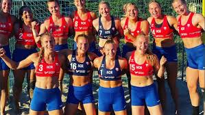 The bios below represent most, but not all, of the athletes who have trained with team usa this season. Sportlerinnen Pfeifen Auf Bikini Geldstrafe Weil Die Hosen Zu Lang Sind N Tv De
