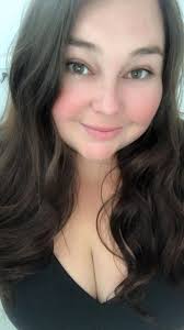 What hairstyle and color would look good