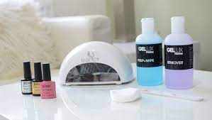 Abundant gel nail polish kits have been arriving on the market lately, but depend on your own references in term of simplicity, longevity or the removal process, there's kit that fits your need better than others. Gel Nails At Home With A Diy Gel Nail Kit Tutorial And Review
