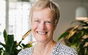 Leanne Crisp's Instagram, Twitter & Facebook