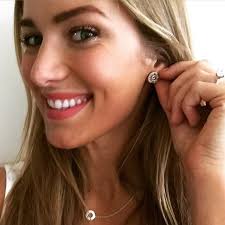 Here is Eva Shockey with her brand new Paula Lindgren Nosler 270 PETITE  Earrings and necklace in white Rhodium. We're happy you like them Eva  Shockey!