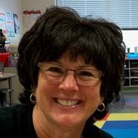 Michelle Lindell's Instagram, Twitter & Facebook