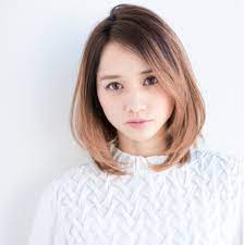 エラ張り顔に似合う髪型25選 5つのポイントと注意点 意外と前髪がキメ手 yotsuba よつば ブロンド色 ベース顔 ヘアスタイル 秋 ヘアスタイル