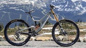 Santa cruz seems to have a thing for christmas parties featuring their v10 downhill bike. Santa Cruz Bicycles On Instagram Review Santa Cruz V1029 A Highly Refined Rapid Dh Race Bike Pinkbike It Racing Bikes Santa Cruz Bicycles Bicycle