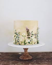 Minimal Wedding Cake With Pressed Flowers Cake Decorating Beautiful Cakes Floral Cake