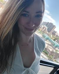 🌅🏖🌻 So happy for warm summer weather finally! Getting the patio prepped  🫡🌷