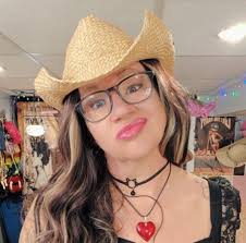 Dee Edwards (@dee.edwards.134760) • Facebook