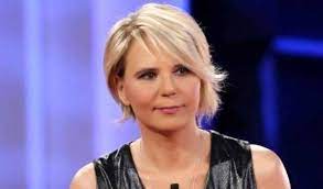 Scroll below and check more details information about current net worth as well as monthly/year salary, expense, income reports! Maria De Filippi Al Festival Di Sanremo 2021 Parla Amadeus
