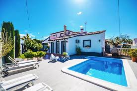 Encuentra alojamiento de manera fácil y rápida, y reserva la casa rural en en la provincia de alicante que buscas. Casas Rurales En Alicante Desde 21 Hundredrooms