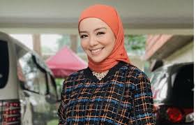 Sweet je bila mira filzah & ben amir practice belajar sign language ❤️ bukan senang mira filzah dan ben amir nak practice ni. Mira Filzah Tumblr Posts Tumbral Com