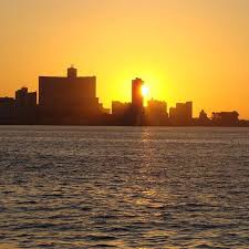 Sunset In Havanna Kuba Cuba Cuban Cubano Instacuba Cubastreet Streetphotography People Peoplephoto Cuba Street Island Vibes Travel Photography