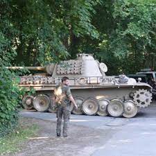 Panzer iv and panzer iii medium tanks forming the wings. Heikendorf Bei Kiel Panzer Im Keller Staatsanwaltschaft Erhebt Anklage Gegen Besitzer Shz De