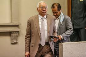Setelah bercerai dengan ku yie, najib menyandarkan hatinya kepada rosmah mansor. Court Sets Oct 26 For Any Challengers To Govt S Forfeiture Bid Of Najib 17 Others Seized Assets To Show Up Malaysia Malay Mail