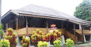 Nah untuk rumah adat yang satu ini sering dijuluki sebagai rumah adat bolon. 3 Rumah Adat Kepulauan Babel Bergaya Khas Melayu