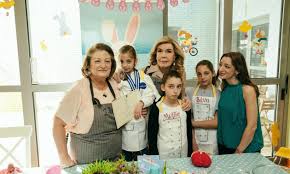 Τις δυνάμεις τους με την «ελπιδα» και την πρόεδρό της κυρία μαριάννα β. Pasxalinh Giorth Sthn Ogkologikh Monada Paidwn Marianna B Bardinogiannh Elpida Pics Newsbomb Eidhseis News