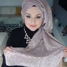 Selamun Aleykum Kizlar Pudra Rengi Payetli Simli Salimi Nasil Buldunuz Ben Bayildim Cok Kullanisli Ve Kola Turban Hijab Hijab Fashion Wedding Hijab Styles