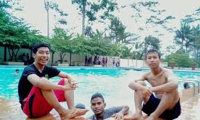 Bahkan kehadiran kolam renang pada hunian anda justru akan dapat meningkatkan nilai jual dan estetika sebuah properti. Deretan Kolam Renang Di Batang Beserta Tiket Masuknya Trip Jalan Jalan
