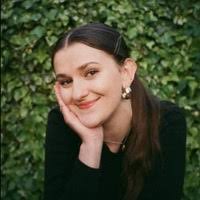 Eve Riddle's Instagram, Twitter & Facebook