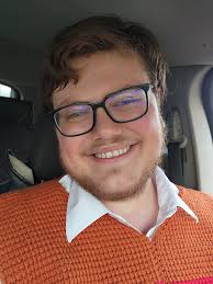 Any single guys looking for a nerdy cub boyfriend to keep them warm through  the winter?