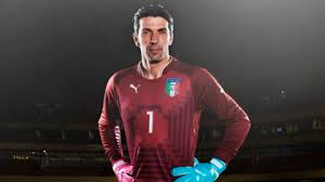 Buffon, 22 anni fa l'esordio con la nazionale contro la russia: Buffon Eterno Sara Ancora Lui Il Portiere Della Nazionale Firstonline